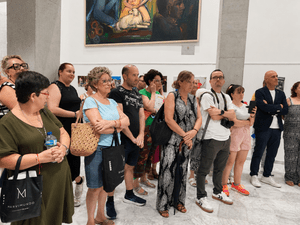 Gran acogida en la inauguración de la exposición fotográfica “Protagonistas de Nuestra Historia” de Fundación Adiem en Crevillent